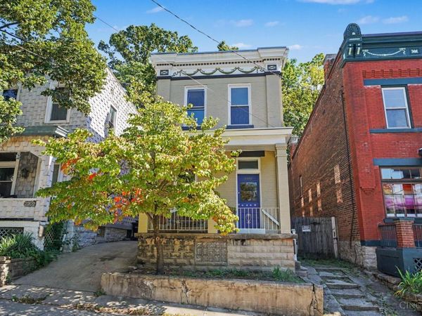 2200 W Clifton Avenue, Cincinnati, OH 45219