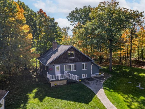2010 Norton Road , Duluth, MN 55803