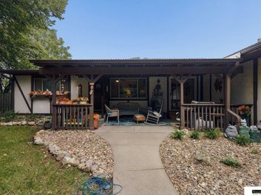 5259 Goldenrod Circle, Lincoln, NE 68512