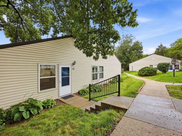 1220 Village Rd , Unit 12, Iowa City, IA 52240
