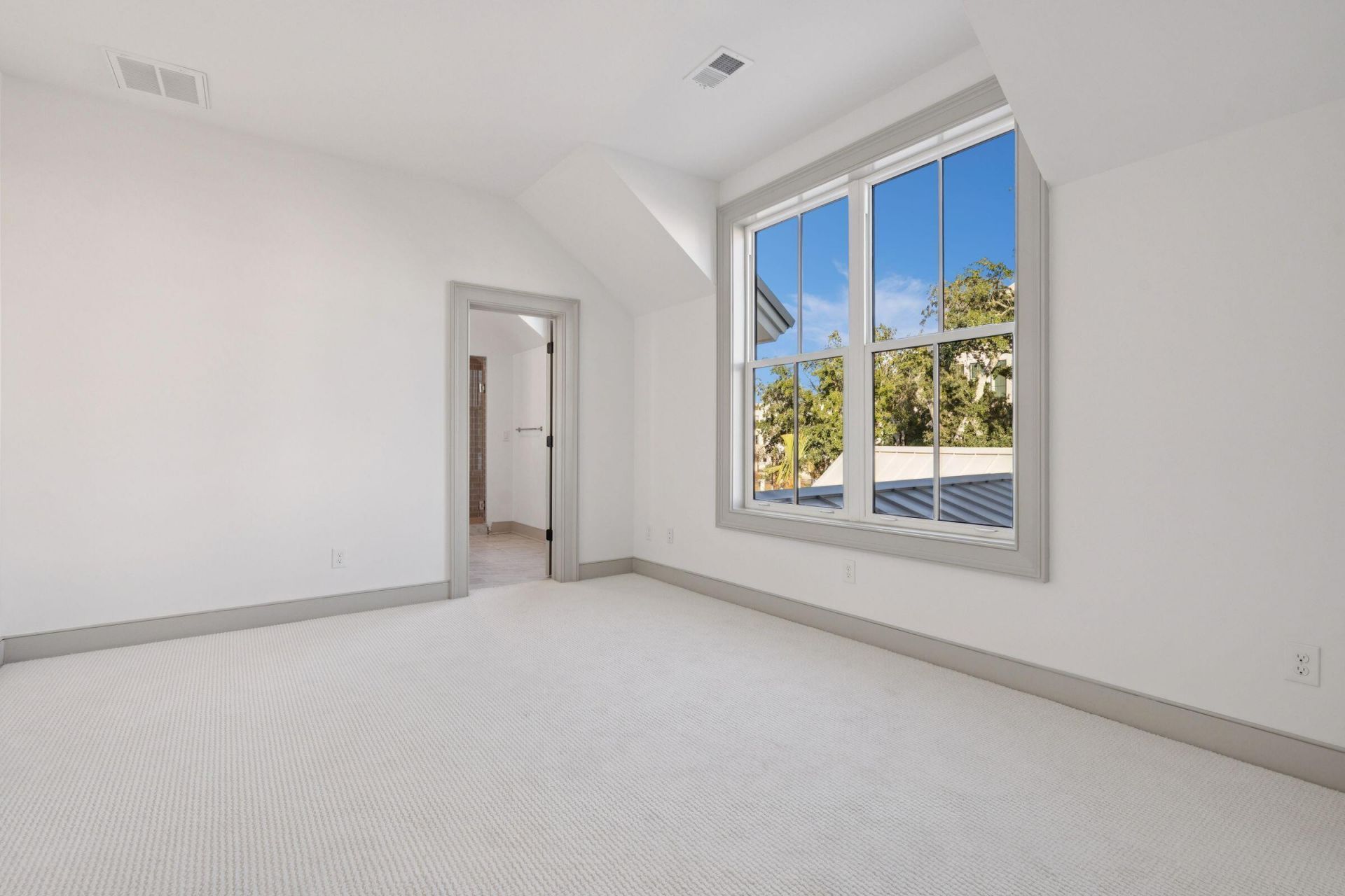 519 Helmsman Street Photo 18