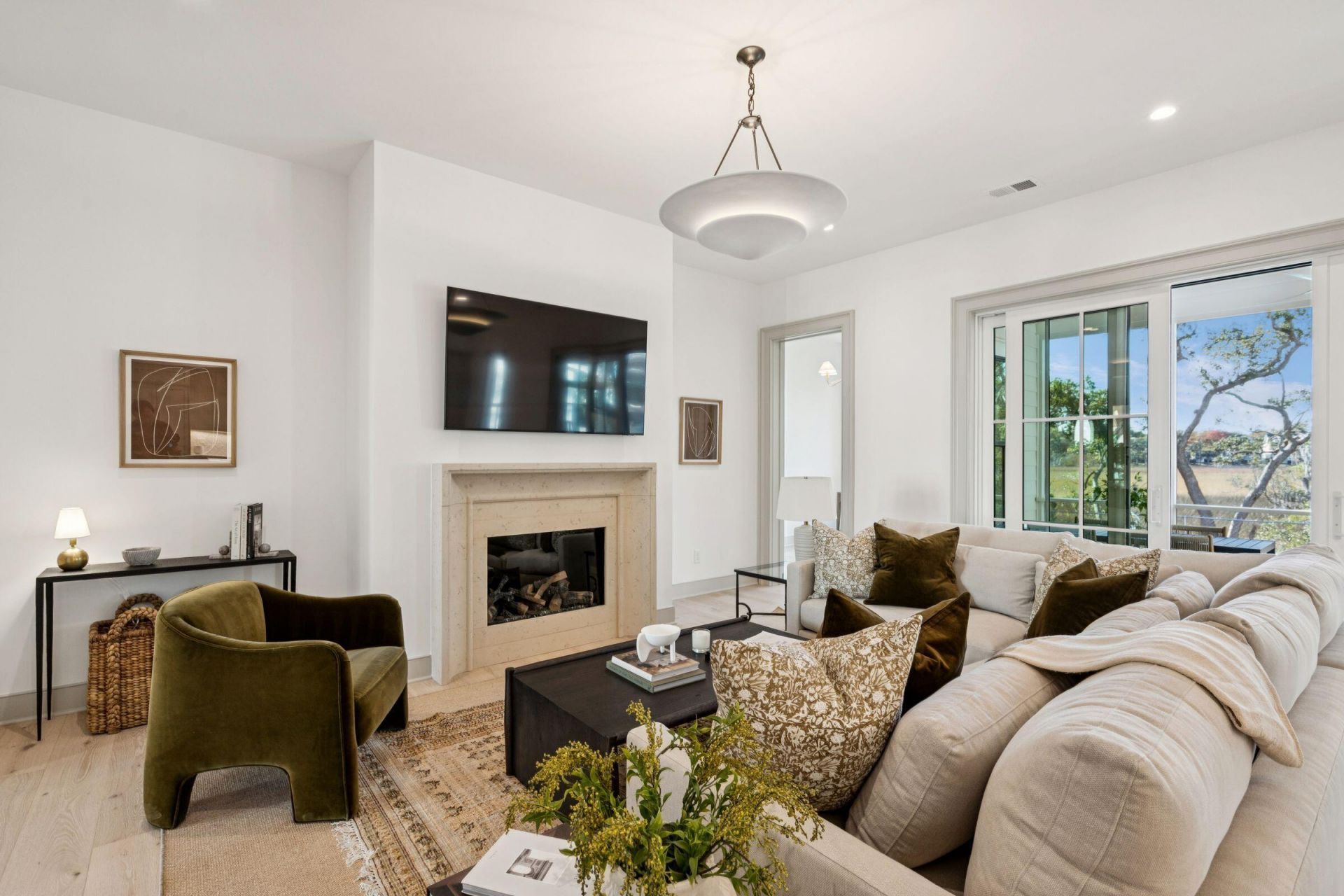 519 Helmsman Street Photo 5