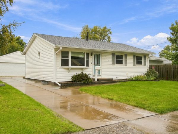 2730 N Gayman Avenue , Davenport, IA 52804
