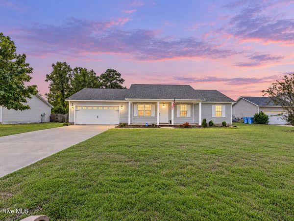 124 Eagle Ridge Drive , Beulaville, NC 28518