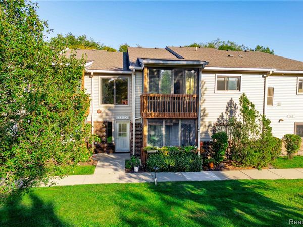 10193 Nancys Boulevard, Unit 76, Grosse Ile Township, Mi 48138