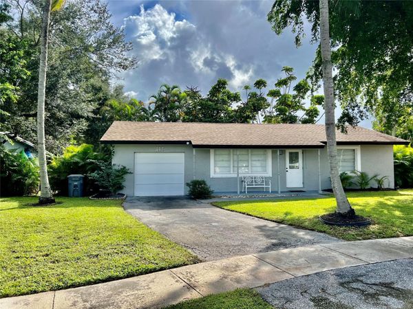 18435 Spanish Isles Court, Boca Raton, FL 33496