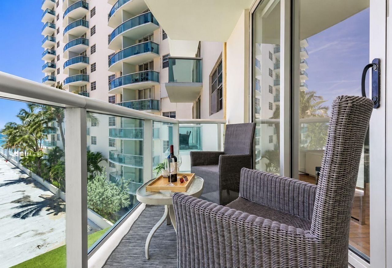 3801 S Ocean Drive, Unit 4Y, Hollywood, FL 33019 Photo