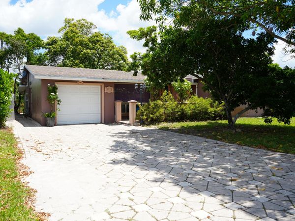 7761 BILTMORE Boulevard, Miramar, FL 33023