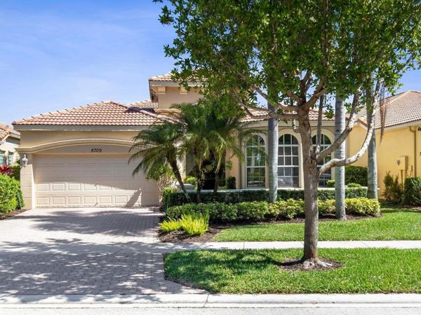 8709 VIA GRANDE E, Wellington, FL 33411