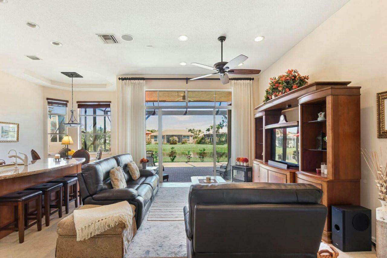 8709 Via Grande E, Wellington, FL 33411 Photo