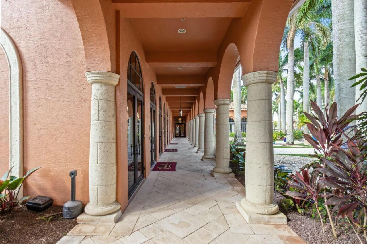 8709 Via Grande E, Wellington, FL 33411 Photo