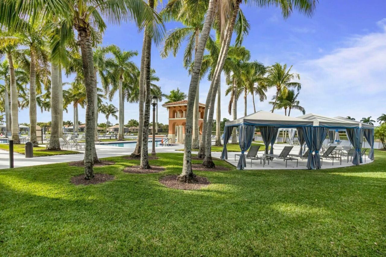 8709 Via Grande E, Wellington, FL 33411 Photo
