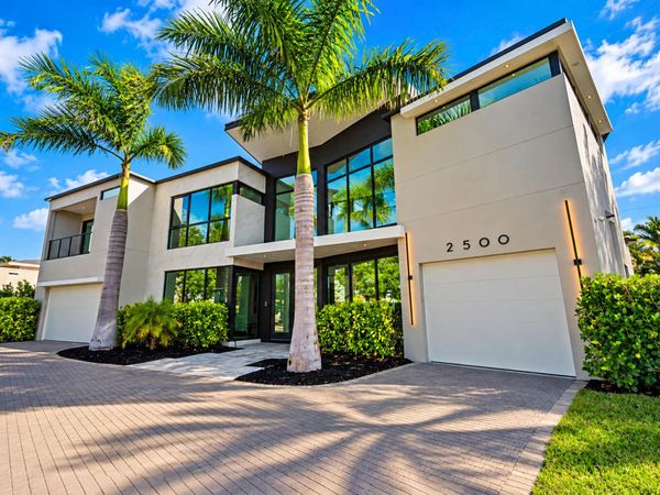 2500 Middle River Drive, Fort Lauderdale, FL 33305