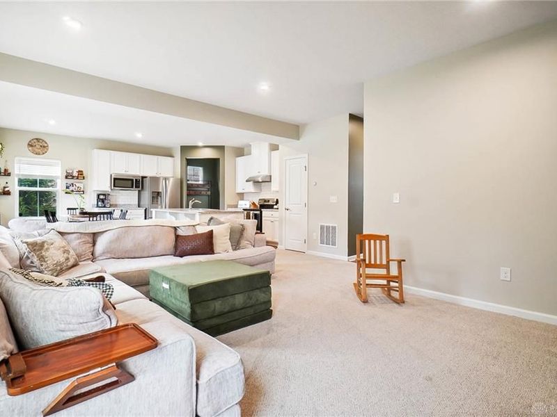 9586 Crooked Creek Drive, Centerville, OH 45458 Photo 7