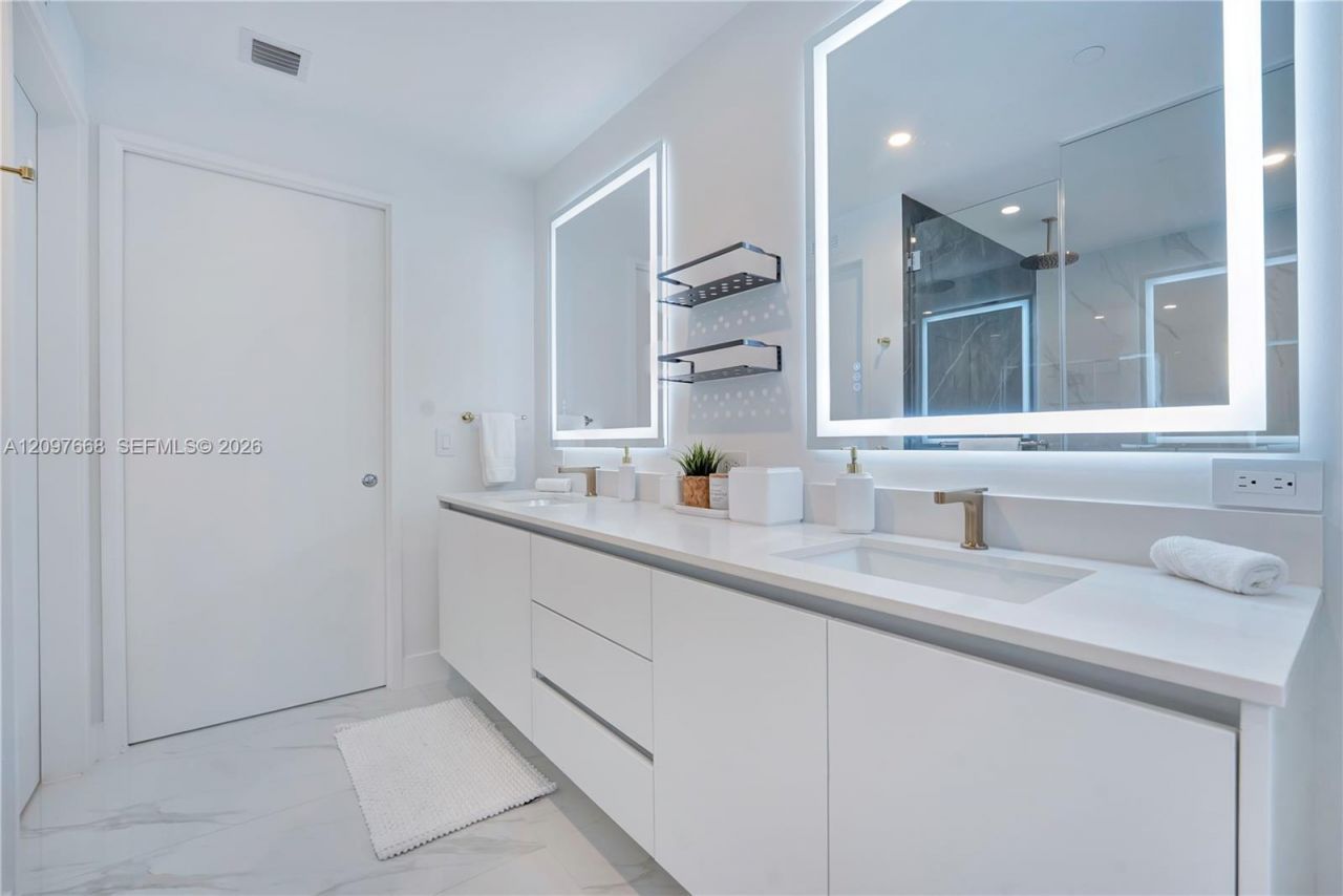 700 NE 24th St , Unit 1206, Miami, FL 33137 Photo