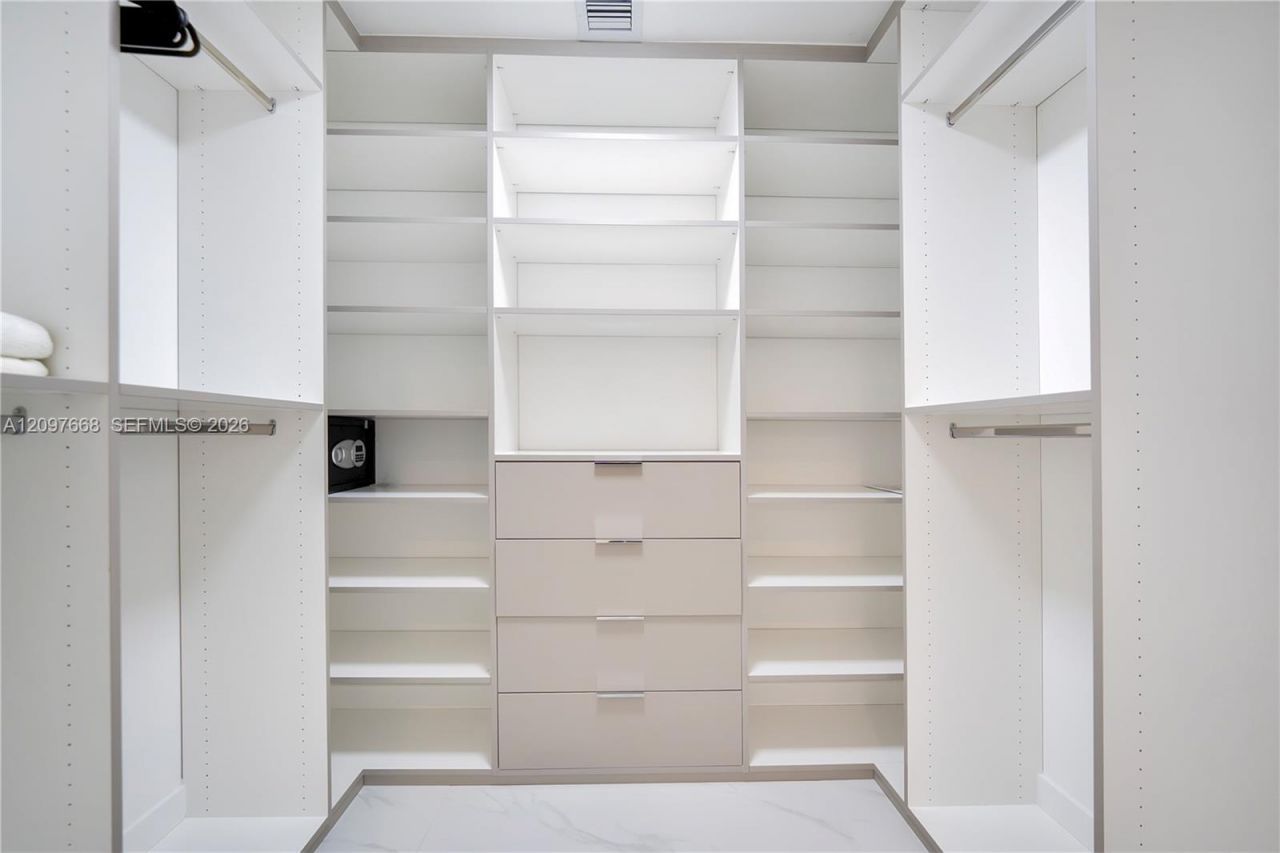 700 NE 24th St , Unit 1206, Miami, FL 33137 Photo