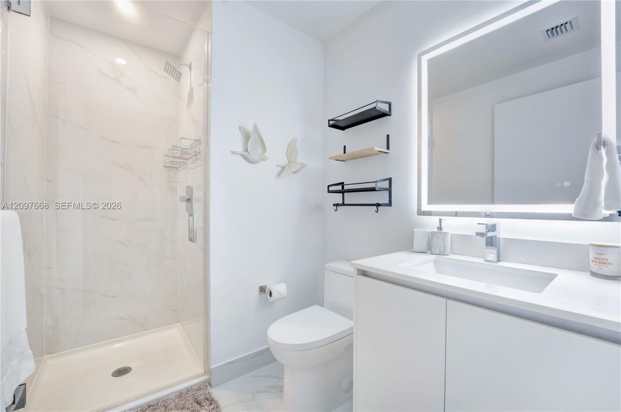 700 NE 24th St , Unit 1206, Miami, FL 33137 Photo