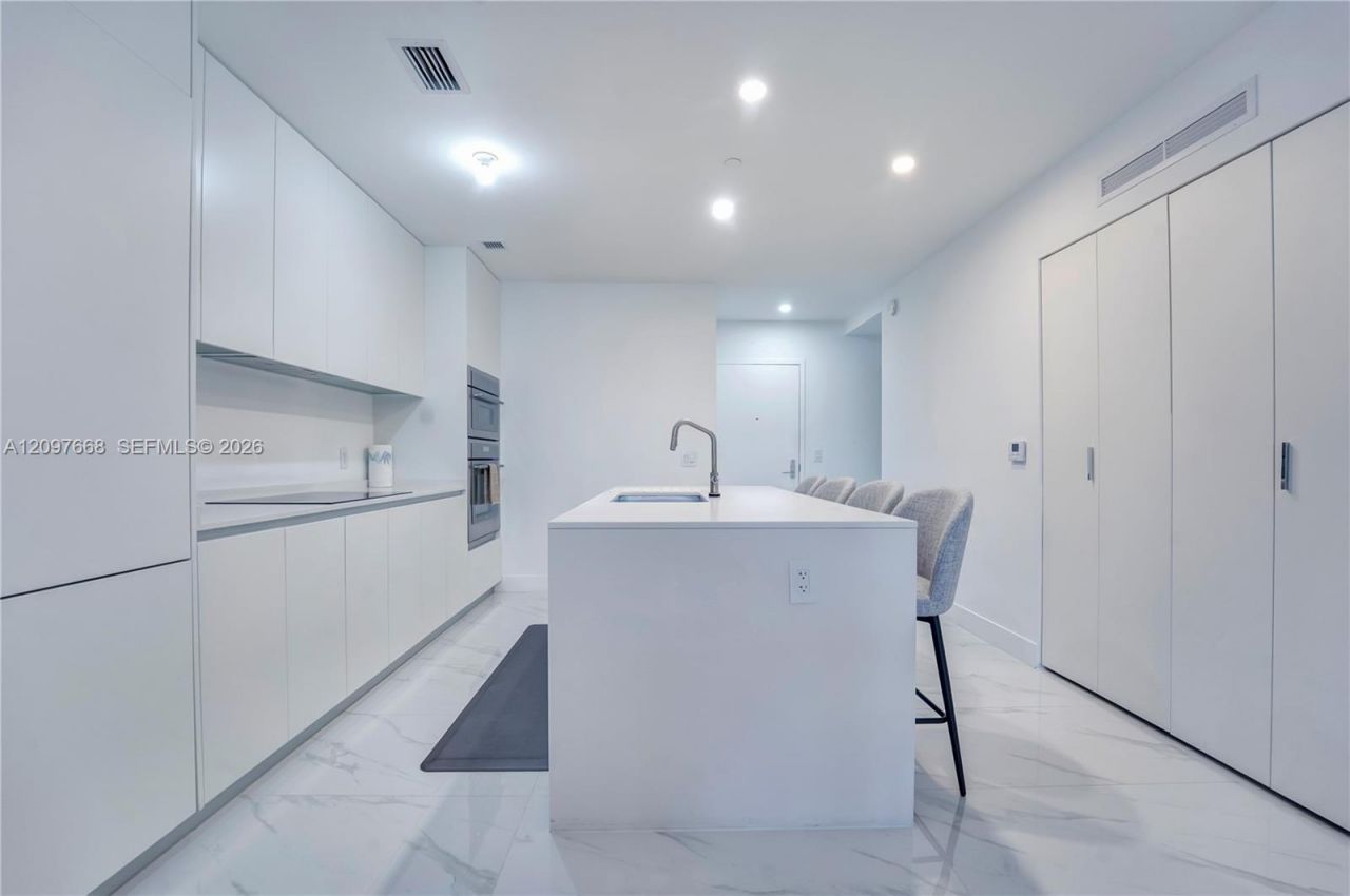 700 NE 24th St , Unit 1206, Miami, FL 33137 Photo