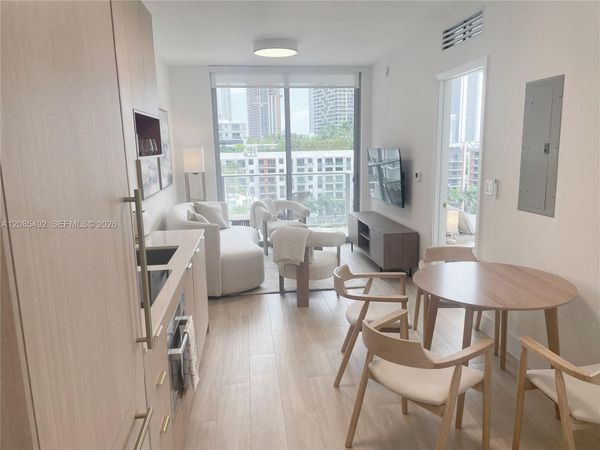90 NE 32nd St , Unit 1001, Miami, FL 33127