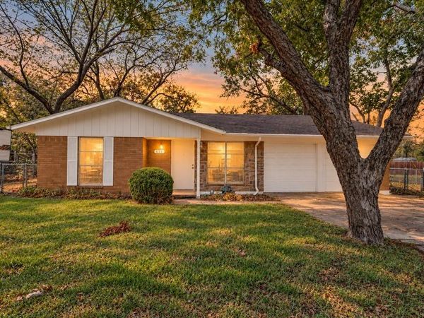 511 N Cherry Street, Aubrey, TX 76227