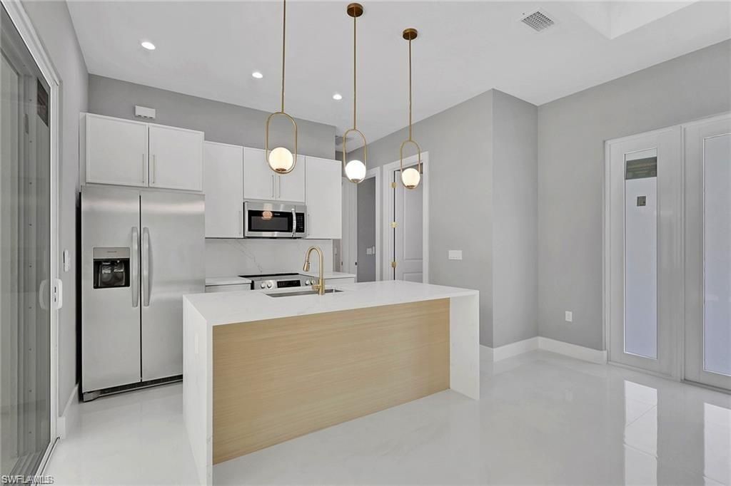 160 Logan Blvd S, Naples, FL 34119 Photo
