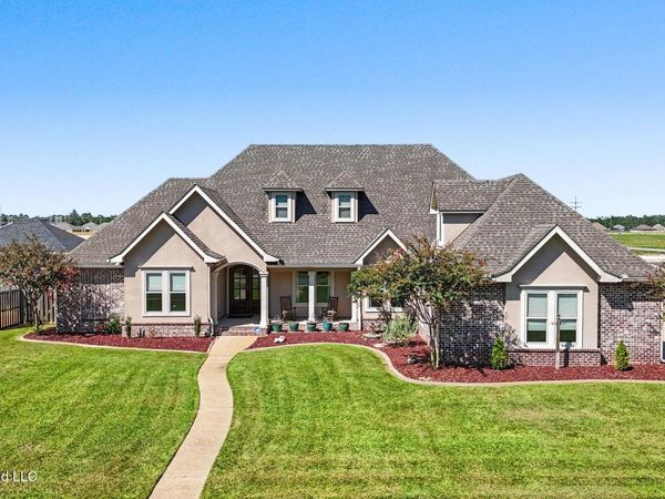 3008 Oakleigh Circle, Ocean Springs, MS 39564