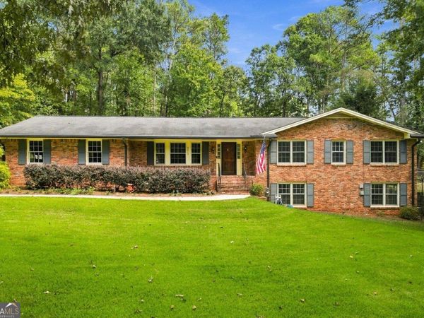 5013 Fox Forest Circle SW, Lilburn, GA 30047