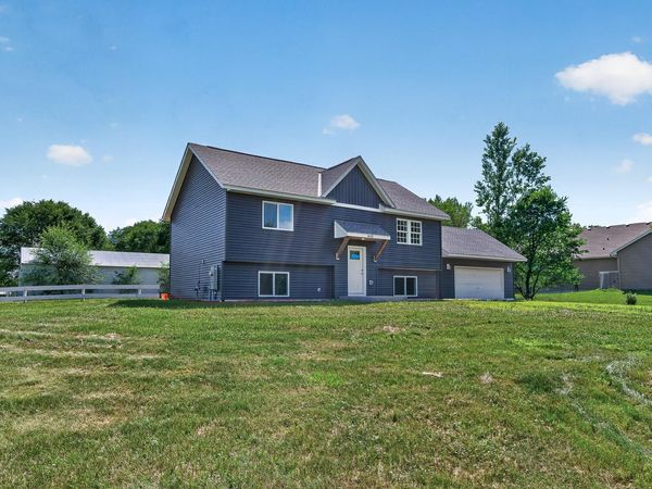 4430 214th Avenue NW, Oak Grove, MN 55303
