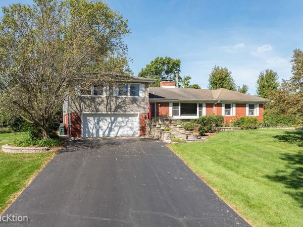 8102 Tennessee Avenue , Willowbrook, IL 60527