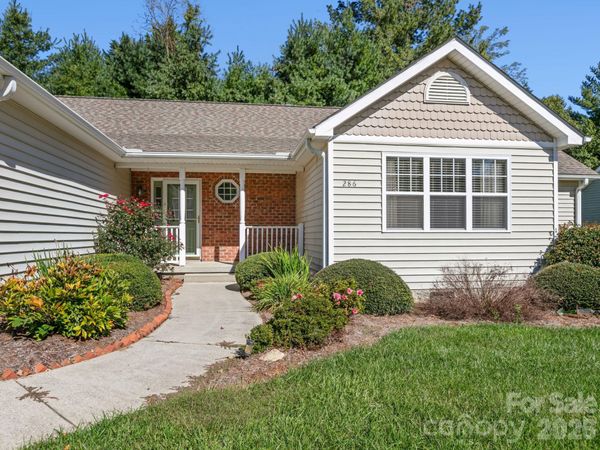 286 Charlestown Drive , Hendersonville, NC 28792