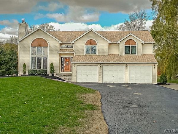 5507 Oakwood Drive, North Tonawanda, NY 14120