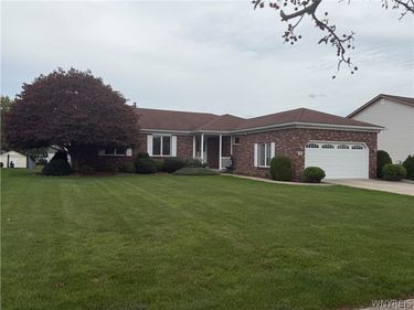 9 Lucia Court, Lancaster, NY 14086