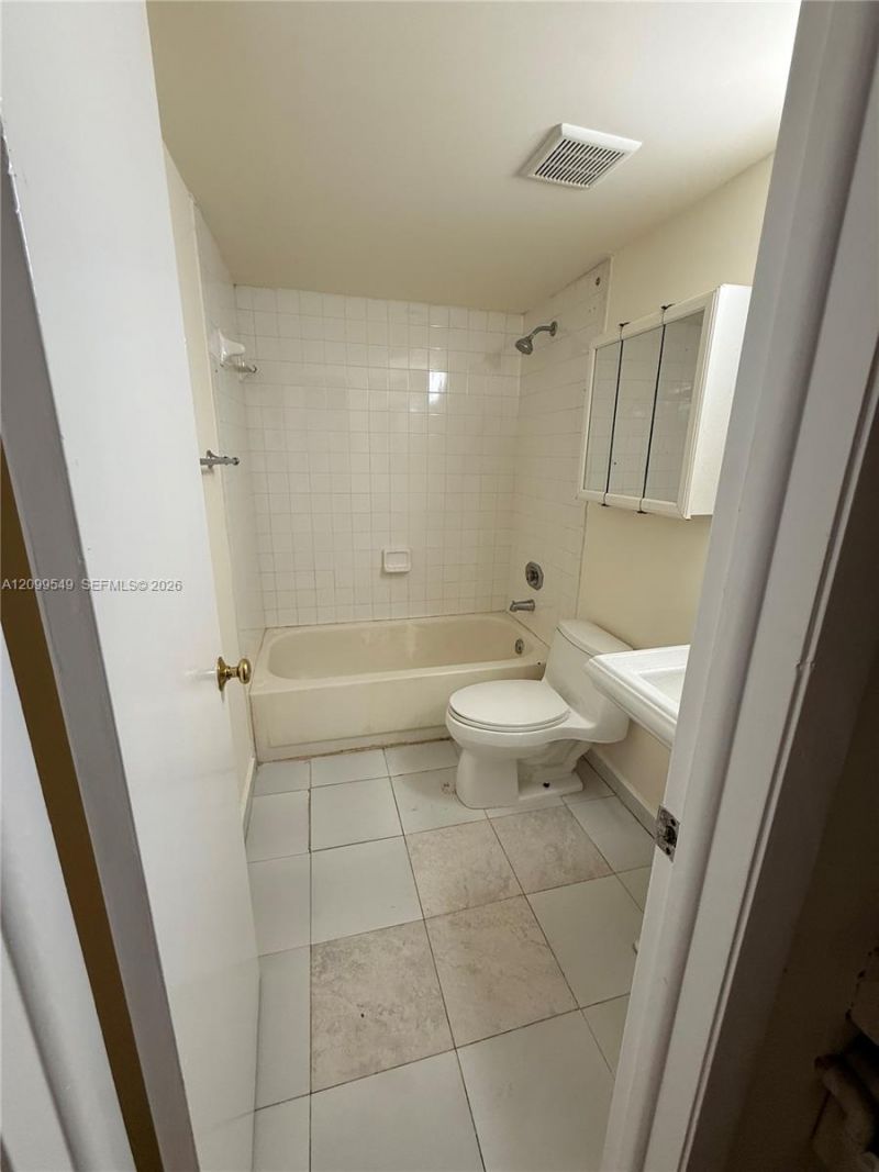 3396 Foxcroft Rd, Unit 210, Miramar, FL 33025 Photo