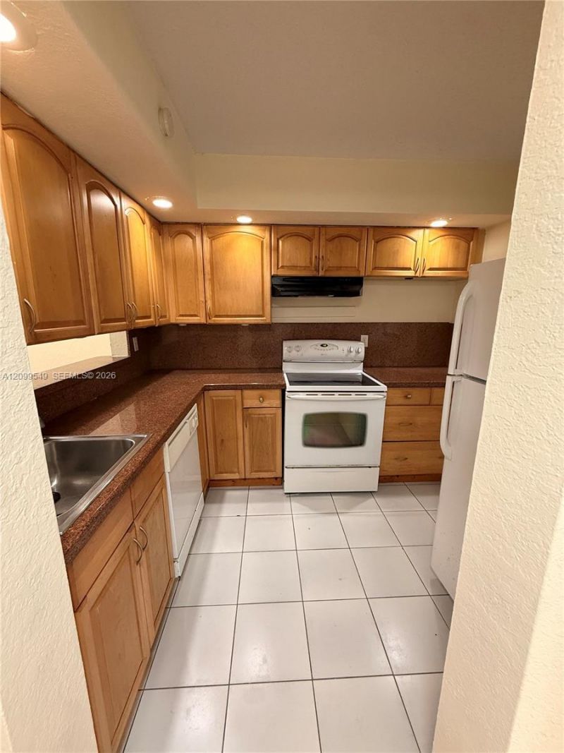 3396 Foxcroft Rd, Unit 210, Miramar, FL 33025 Photo