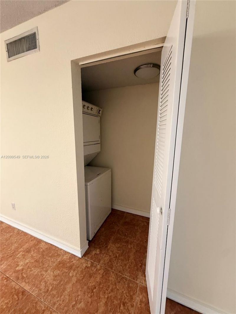 3396 Foxcroft Rd, Unit 210, Miramar, FL 33025 Photo