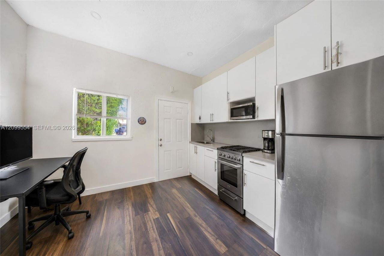 2420 NW 34th St , Miami, FL 33142 Photo