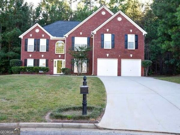 6681 Point Of Woods Drive, Stone Mountain, GA 30087