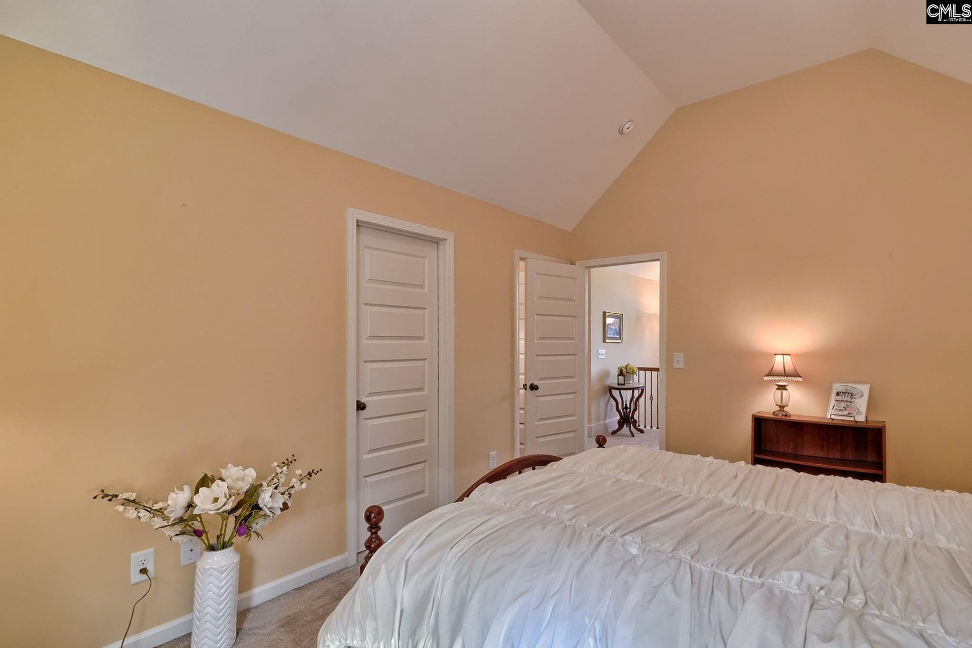 111 Saks Avenue  Photo 39