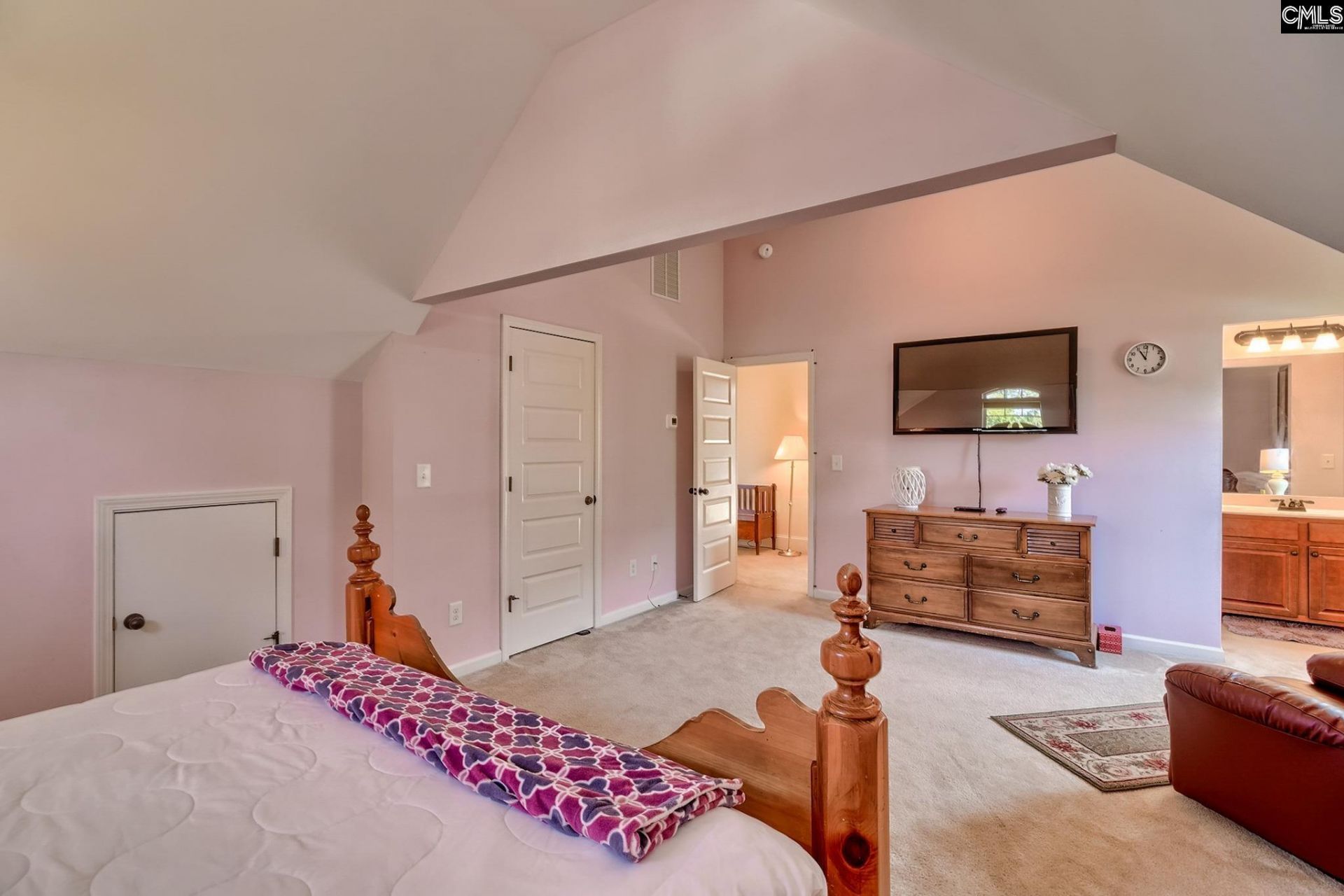 111 Saks Avenue  Photo 47