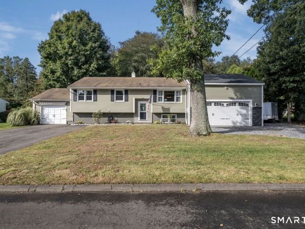15 Carriage, Clinton, CT 06413