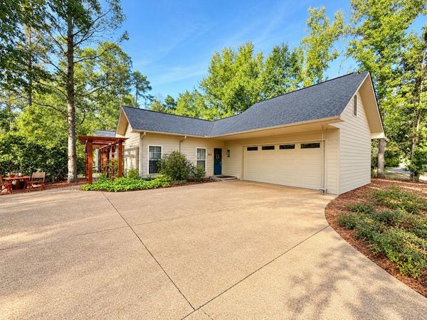 943 N 8th Ave., Amory, MS 38821