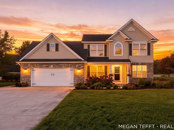 9107 Lady Lauren Drive NE, Rockford, MI 49341