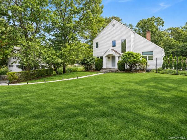 118 Two Holes Water Road , East Hampton, NY 11937