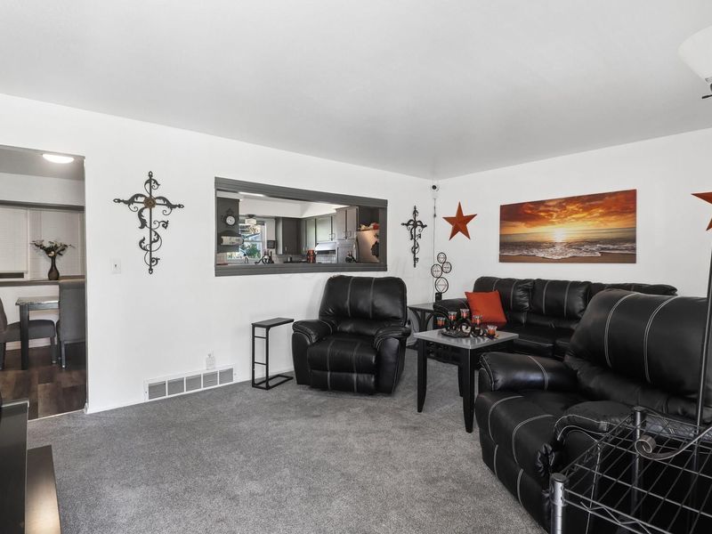 6580 Red Coach Lane , Reynoldsburg, OH 43068 Photo 8