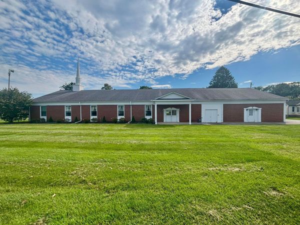 998 Newark Road , Mount Vernon, OH 43050
