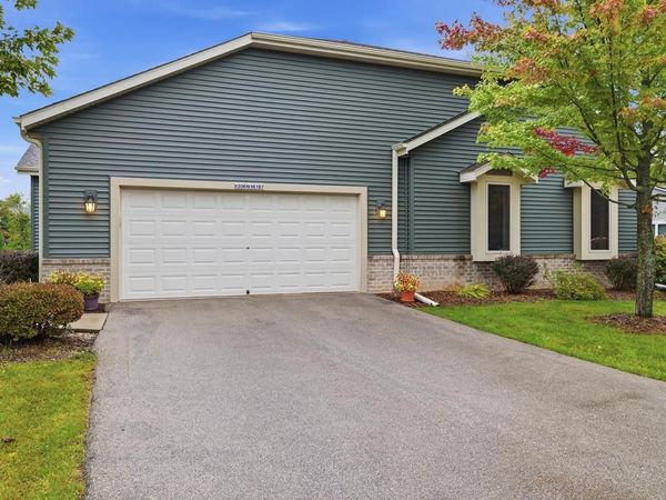 W206N16187 Stonebrook DRIVE, Jackson, WI 53037