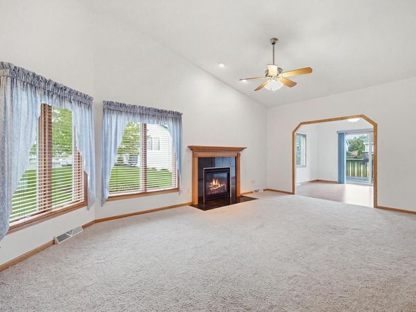 W206N16187 Stonebrook DRIVE, Jackson, WI 53037
