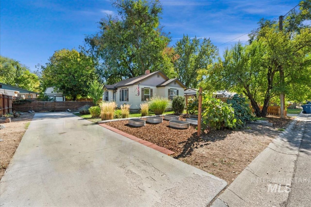 14 S Wheeler St, Boise, ID 83705 Main Photo