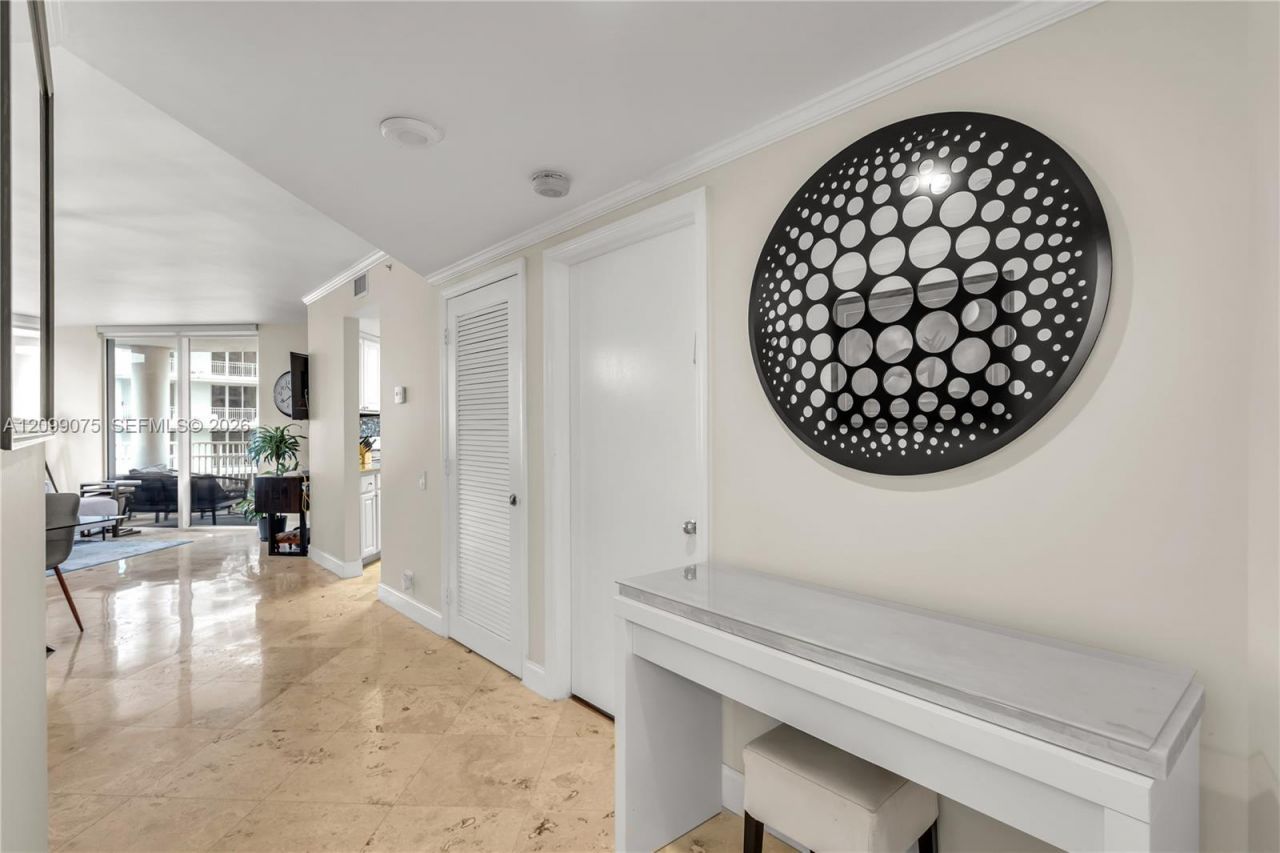 701 Brickell Key Blvd , Unit 1004, Miami, FL 33131 Photo