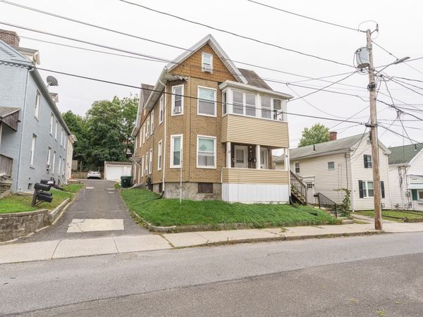 17 Spring St, Chicopee, MA 01013